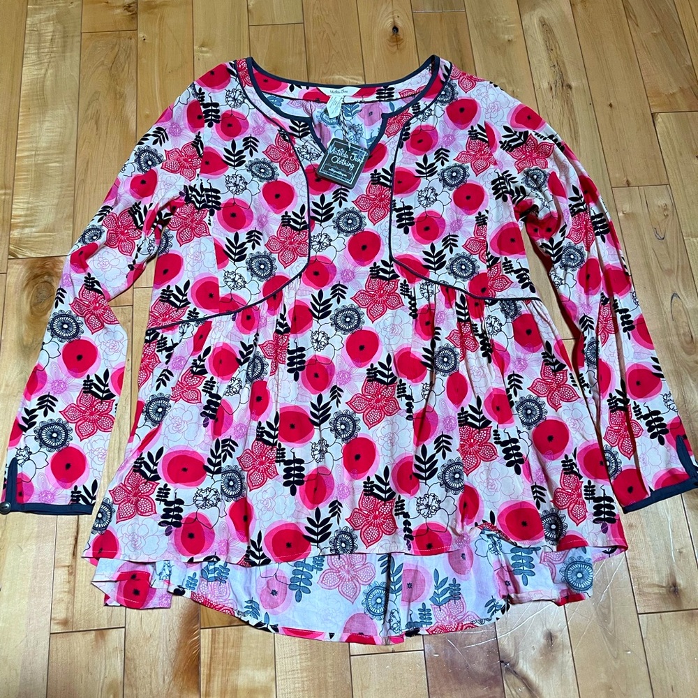 Matilda Jane Women’s Make Believe Mistletoe Magic Floral Tunic